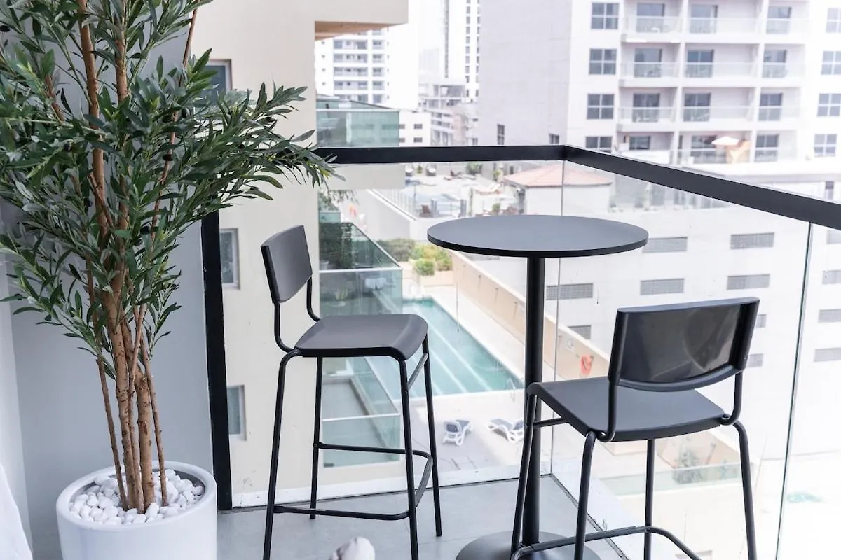 Modern Studio Apartment With Pool View For 2 In Jvc Dubaj